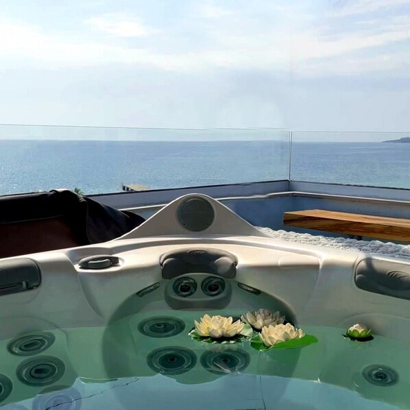 Bain à remous extérieur