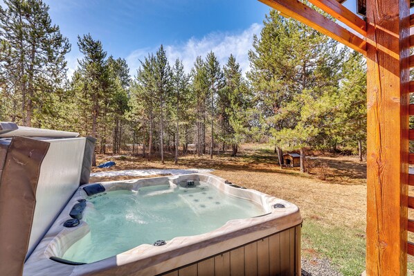 Donnelly Vacation Rental | 3BR | 2.5BA | 1,700 Sq Ft | Stairs Required