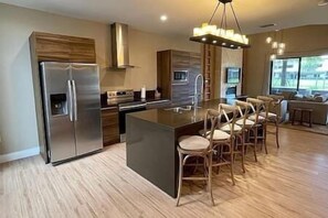 Breakfast and full kitchen