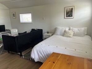 Living and Sleeping area: 1 Queen bed and sofa bed.