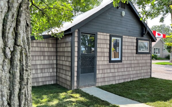 Renovated Original Percy Boom Haven Cabin.