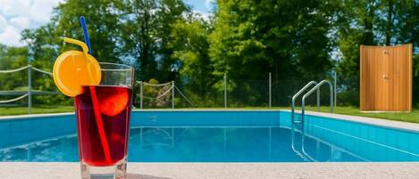Drinks by the pool