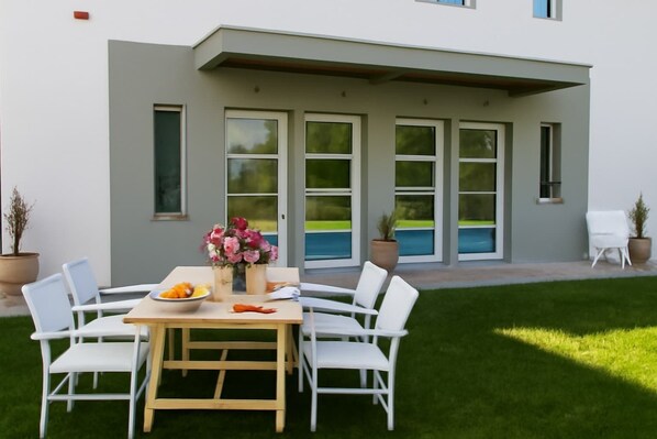 Spacious exterior