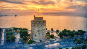 Enjoy the famous sights of the Thessaloniki!