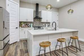 Kitchen | Keurig Coffee Maker | Dishwasher | Cooking Basics