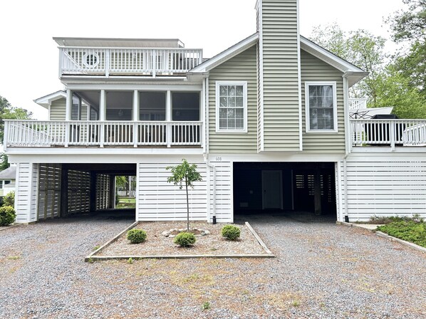 Welcome to "The Coastal Crab" house! (NOTE - No actual crabs live here.) :)