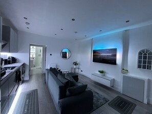 Living Room / Lounge