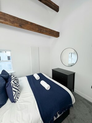 Apartment 4 Bedroom King Configuration