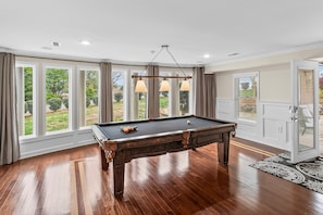 Pool table