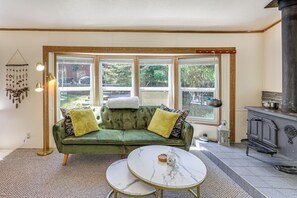Living Room | Wood-Burning Stove | Free WiFi