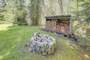 Fire Pit | Single-Story Home