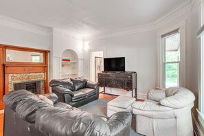 Living Room | Central Heating & A/C | Free WiFi