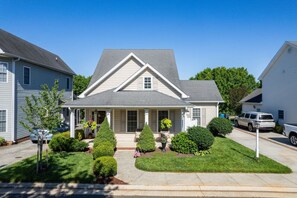 Charming home perfect for a relaxing getaway.