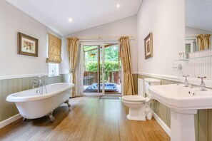 Romeo Lodge Bathroom