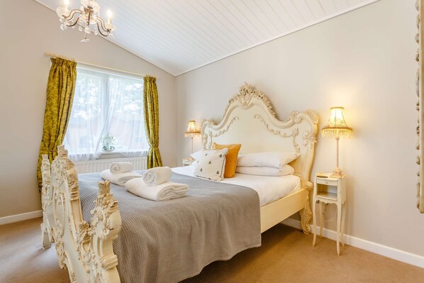 Romeo Lodge Kingsize Bedroom