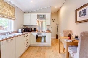 Romeo Lodge Kitchen Area
