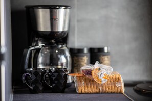 Kaffee und/oder Kaffeemaschine
