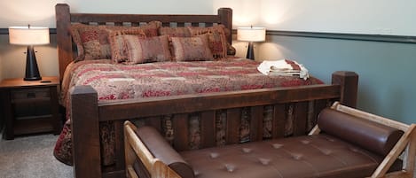 Ponderosa Room w/king bed (Master Bedroom Upstairs)