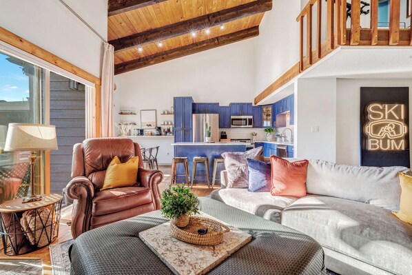 Welcome to Ski Town Chalet