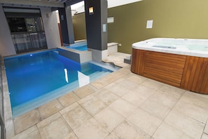 03SpaandPool