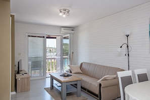 Living room 1