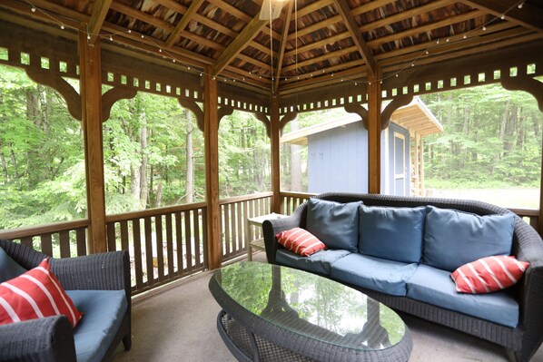 Screened in Gazebo with Fan in White Mountain Home