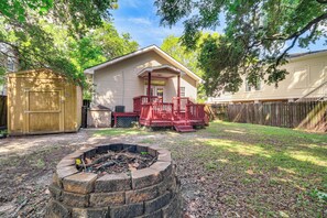 Fire Pit | Private Yard