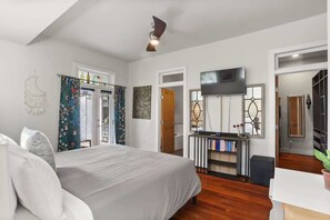 King size bed