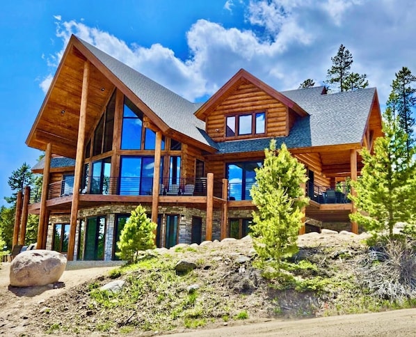 Welcome to the best views of Mt Baldy, Grand Lake, and Shadow Mountain Lake! 