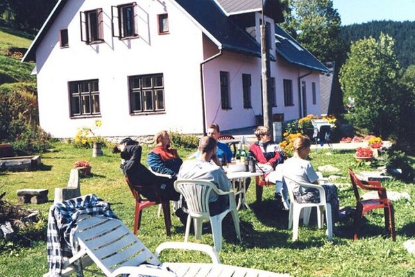 Außenseite Ferienhaus [Sommer]