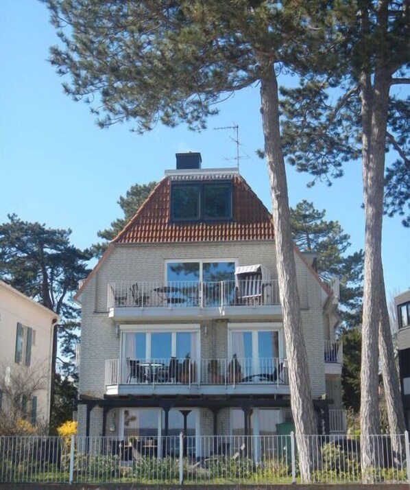 Außenseite Ferienhaus [Sommer]