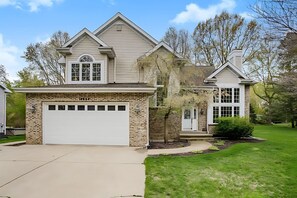Welcome to Dogwood Pool House in Grand Beach
