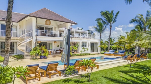La Cana H9 Exquisite  Villa with Stunning Golf View (4363)