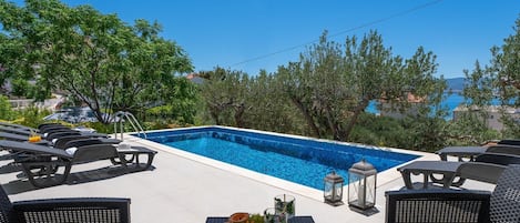 Villa Verde mit 4 Schlafzimmern mit eigenem Bad, privatem Pool, 200 m vom Sandstrand entfernt