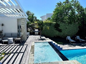 V02a Casa Preciosa  · Villa with 2 Level Pool with Jet Tub (474)