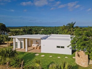 V31B Bella Vista  · Experience Beauty & Serenity at Villa Bella Vista (682)
