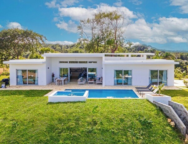 V31B Bella Vista  · Experience Beauty & Serenity at Villa Bella Vista (673)