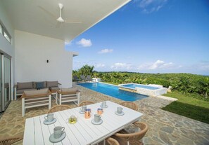 V31B Bella Vista  · Experience Beauty & Serenity at Villa Bella Vista (677)