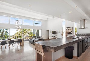 V04 Casa Sayadena · 2-Level infinity pool villa with lush gardens (101)