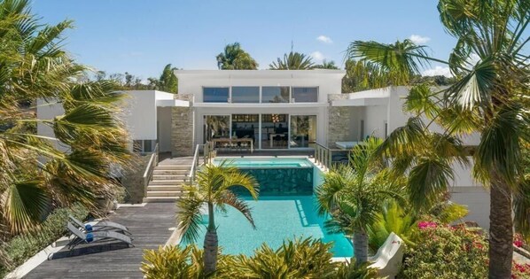 V04 Casa Sayadena · 2-Level infinity pool villa with lush gardens (97)
