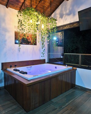 Private spa tub