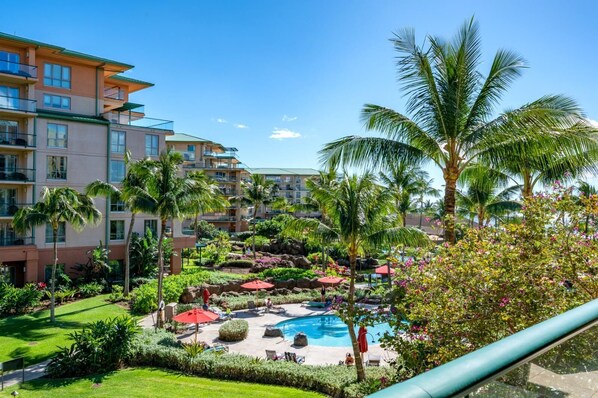 The pool view from the lanai is unbeatable!     HKK-349