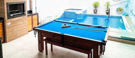 BBQ facilities,Pool view