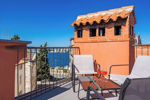 Roof Terrace, Sea View