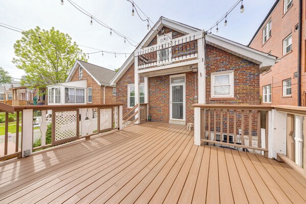 St. Louis Vacation Rental | 3BR | 2BA | Steps Required | 1,260 Sq Ft