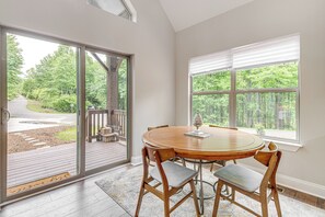 Dining Area | Catawba Falls Preserve | 2-Story Home