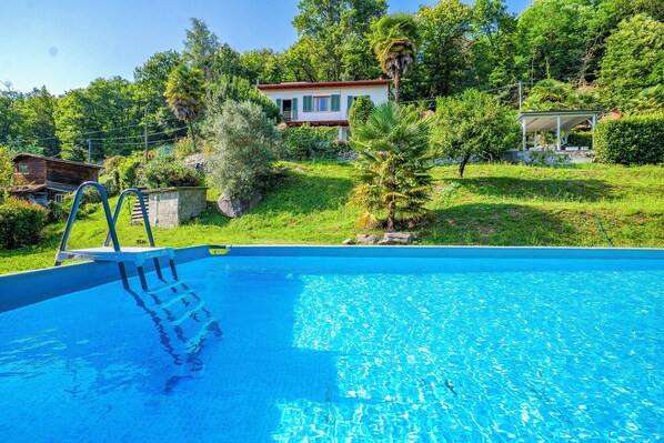 Privater Pool ( 4 m x 8 m)