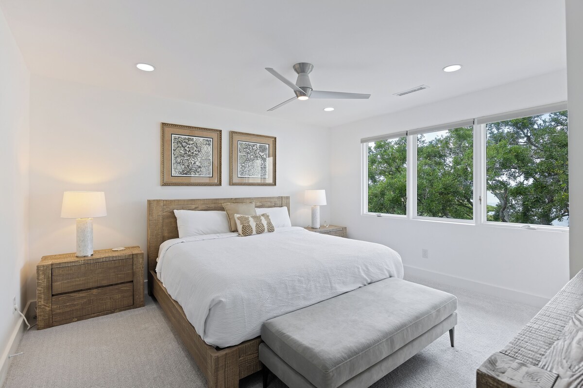 SHORT STAYS! Waterfront at Bohicket – Upgraded Townhome, VIEWS!, Pool Access, Walk to Restaurants!