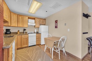 When you aren’t trying one of the many delicious eateries in town whip up homemade meals and snacks in the kitchen where you will find a range of basic appliances and cookware.