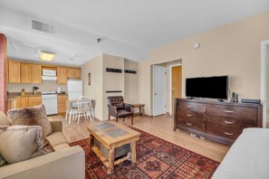 The light-filled space features everything you need for a comfortable stay and boasts a lovely blend of vintage and modern charm.